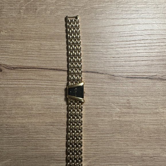 Vintage Seiko Women’s Gold Tone Asymmetrical Design Bracelet Watch - Picture 3 of 8